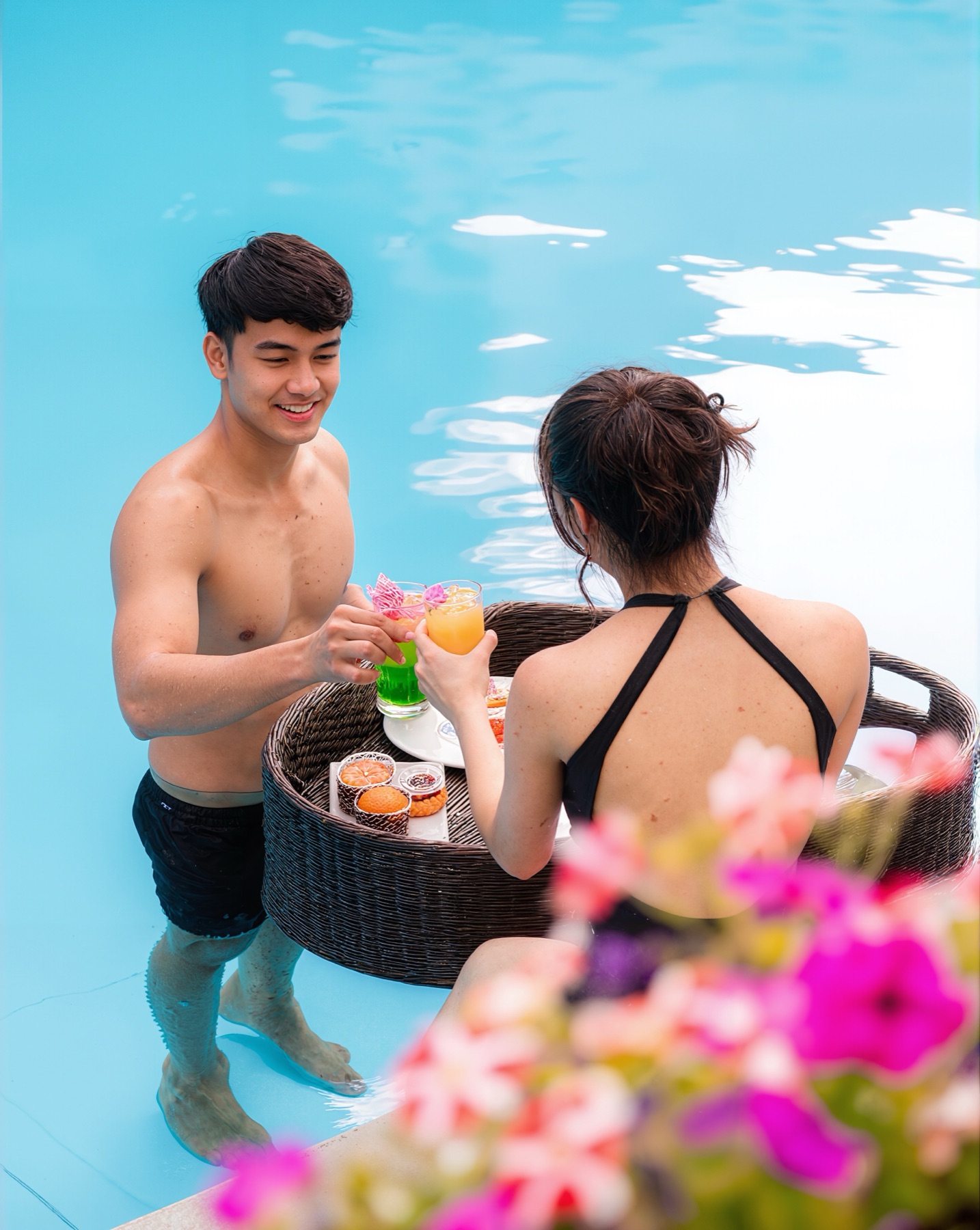 A refreshing pause within the resort. · photograph 9